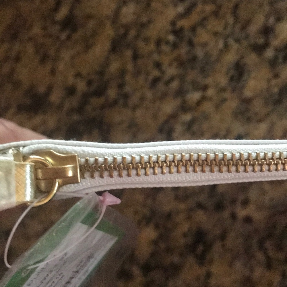 Lilly Pulitzer Large Pick Me Up Pouch “Pinch Me” - Picture 4 of 4